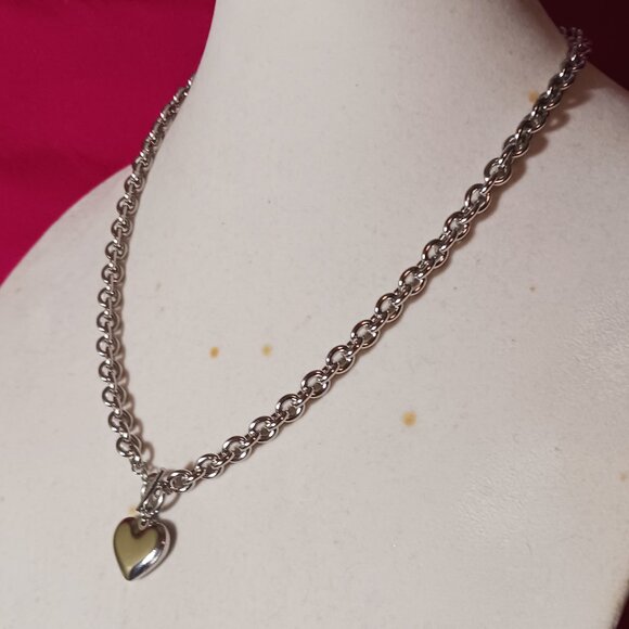 Trendy Women’s Heart Charm Pendant Stainless Steel 18 inch Necklace NWOT - Picture 7 of 7